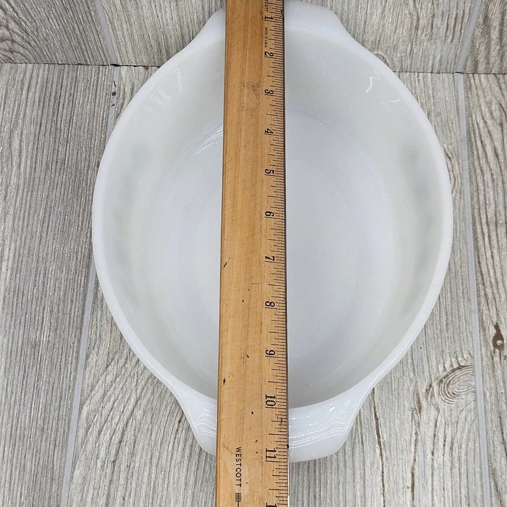 Fire-King Meadow Green Milk Glass Oval Casserole Dish 1.5 Qt 432 Vintage 1970s‎